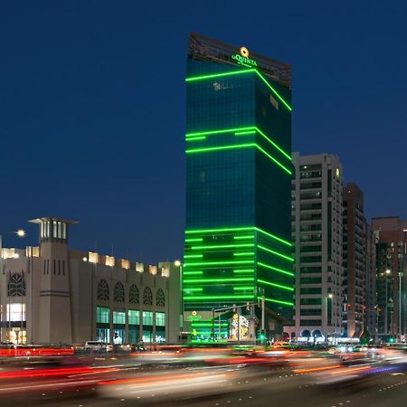 Готель La Quinta By Wyndham Abu Dhabi Al Wahda Екстер'єр фото